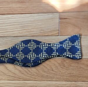 Carrot & Gibbs Grey and Gold Pure Silk Tie (Label Visible)